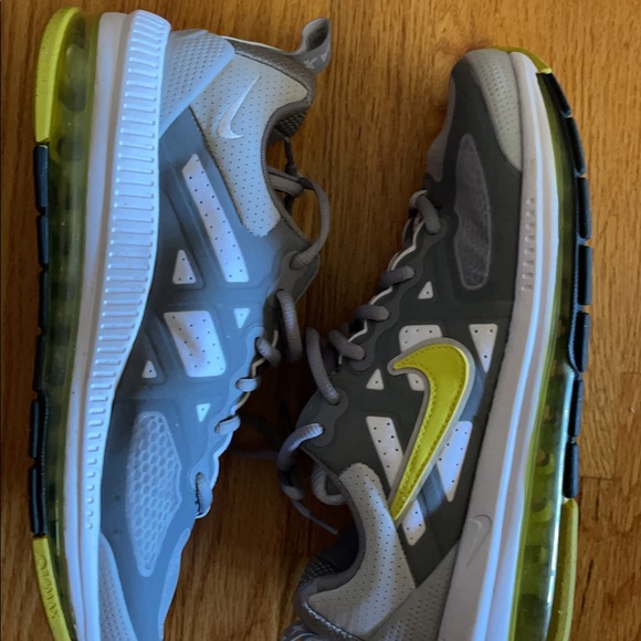 Nike AirMax - Picture 2 of 3